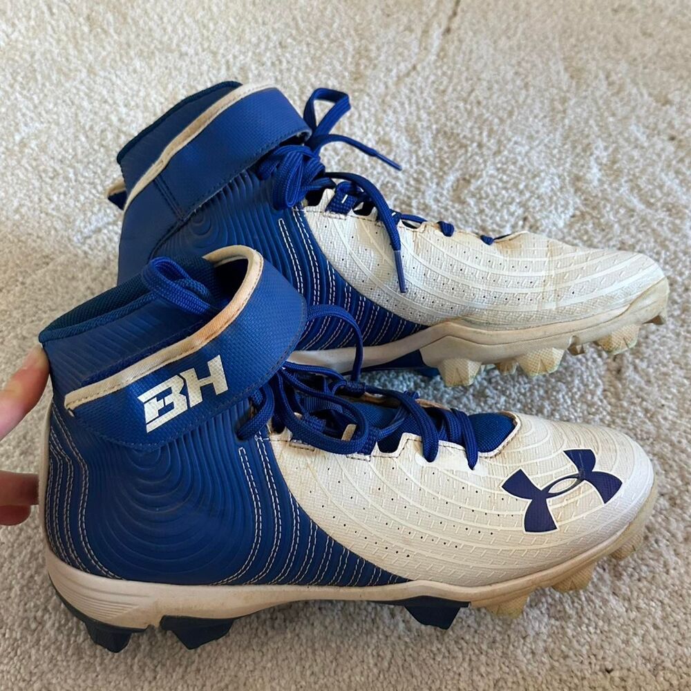 Under-armour blue and white baseball  cleats SIZE men’s 7